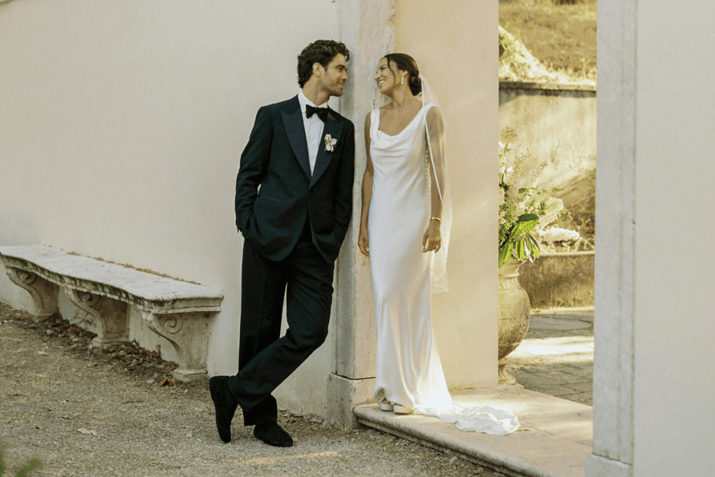 A Festa Aluga organiza eventos como casamentos, eventos corporativos e festas. Os serviços disponíveis são decoração, planning e aluguer de material.